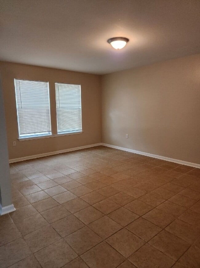 Foto del edificio - House for Rent