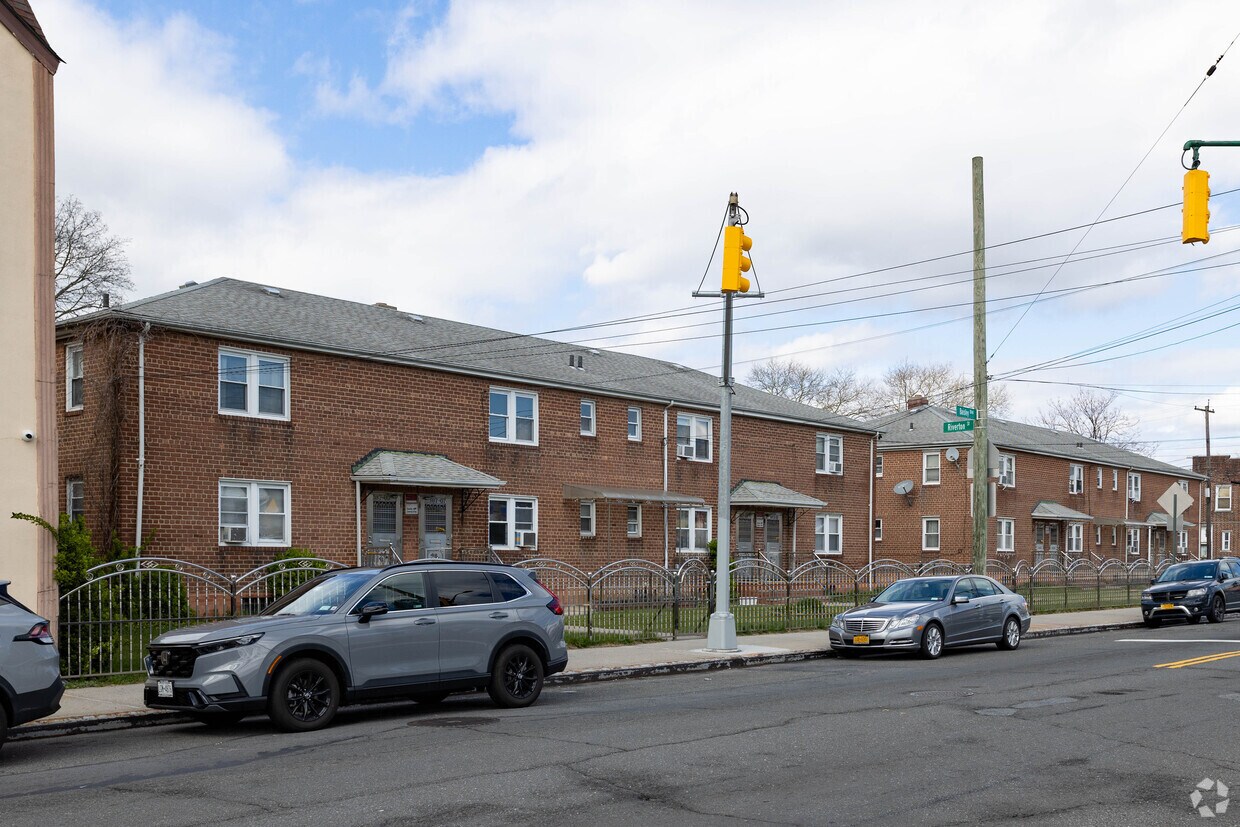 18705-18721 Baisley Blvd - 18715 Baisley Blvd