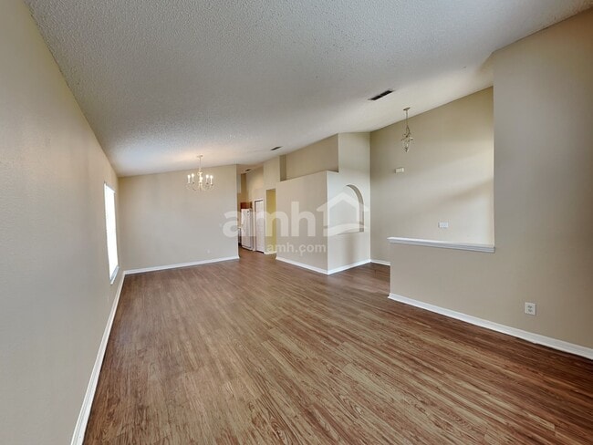 Foto del edificio - 1110 Bluegrass Dr