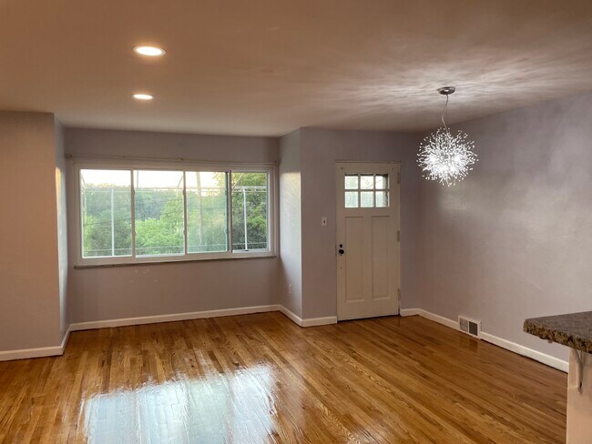 Building Photo - 1773 Bower Hill Rd