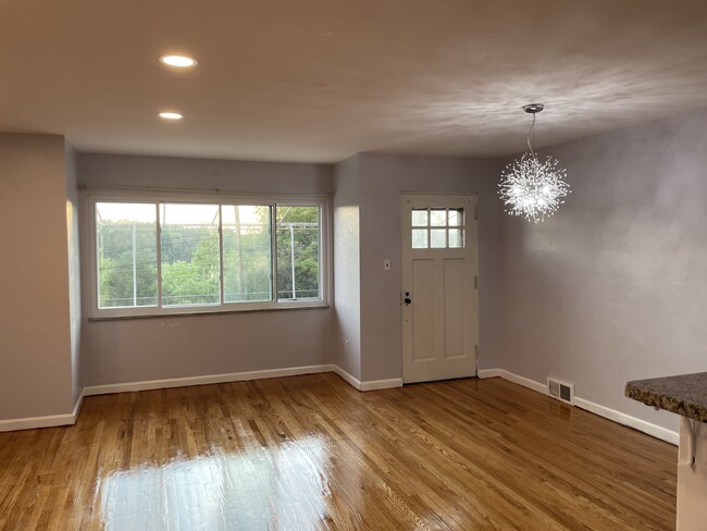 Foto del edificio - 1773 Bower Hill Rd