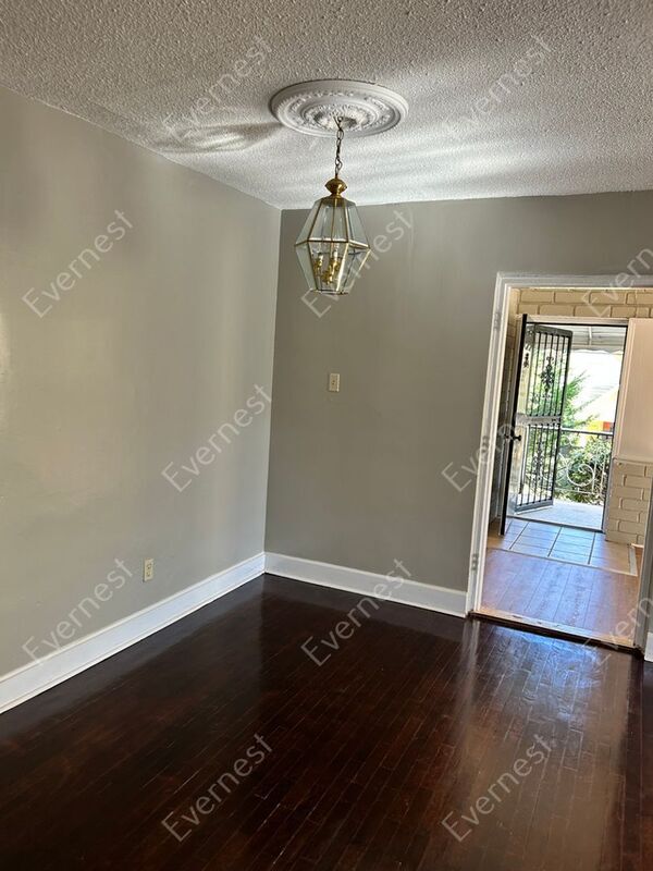 Building Photo - 106 Avenue V