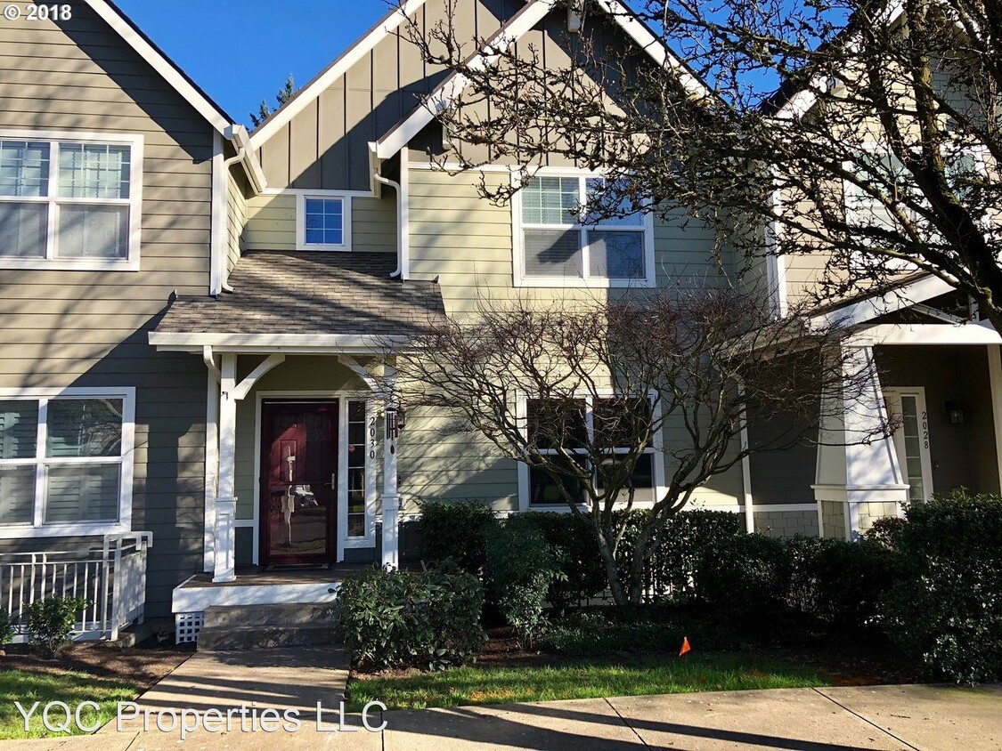 3 br, 2.5 bath House - 2030 NW Fargo Loop
