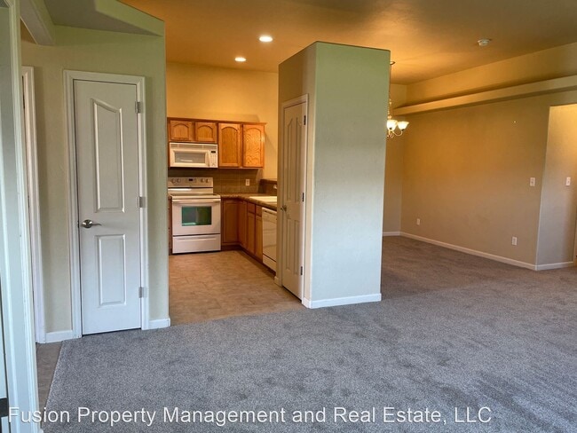 Building Photo - 3 br, 2 bath House - 580 1/2 Belhaven Way