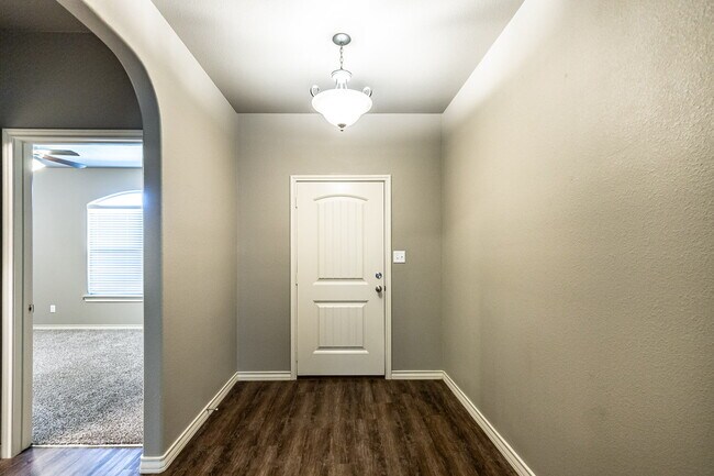 Foto del edificio - Outstanding 4 Bedroom Home in North Pointe!
