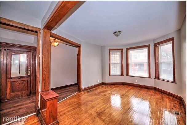 Building Photo - 4 br, 2 bath Apartment - 6237 S Rhodes Ave