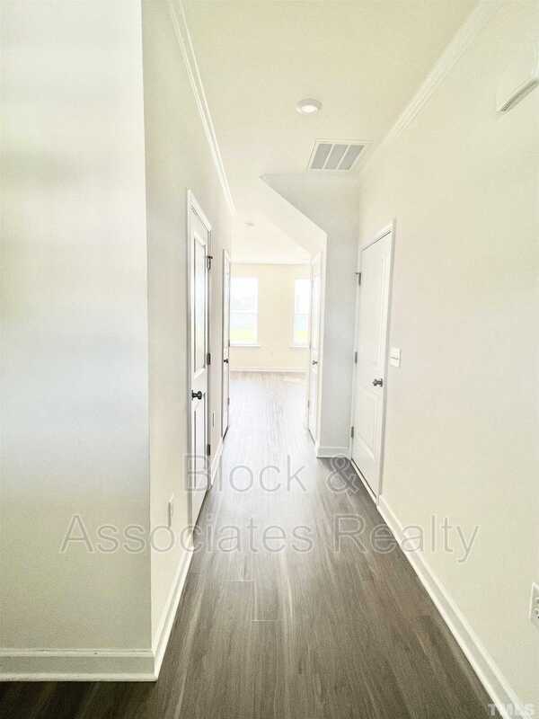 Building Photo - 44 Alder Creek Ct