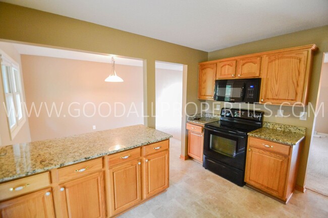 Foto del edificio - 3 bedroom home in West Des Moines