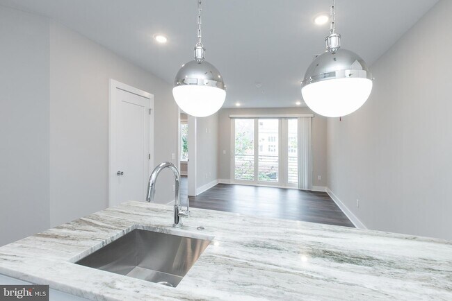 Foto del edificio - 45 W Haines St