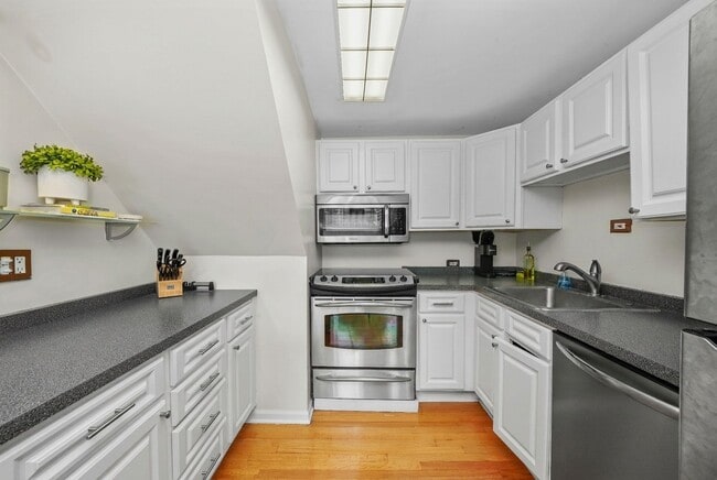 Foto del edificio - 1221 N Dearborn St