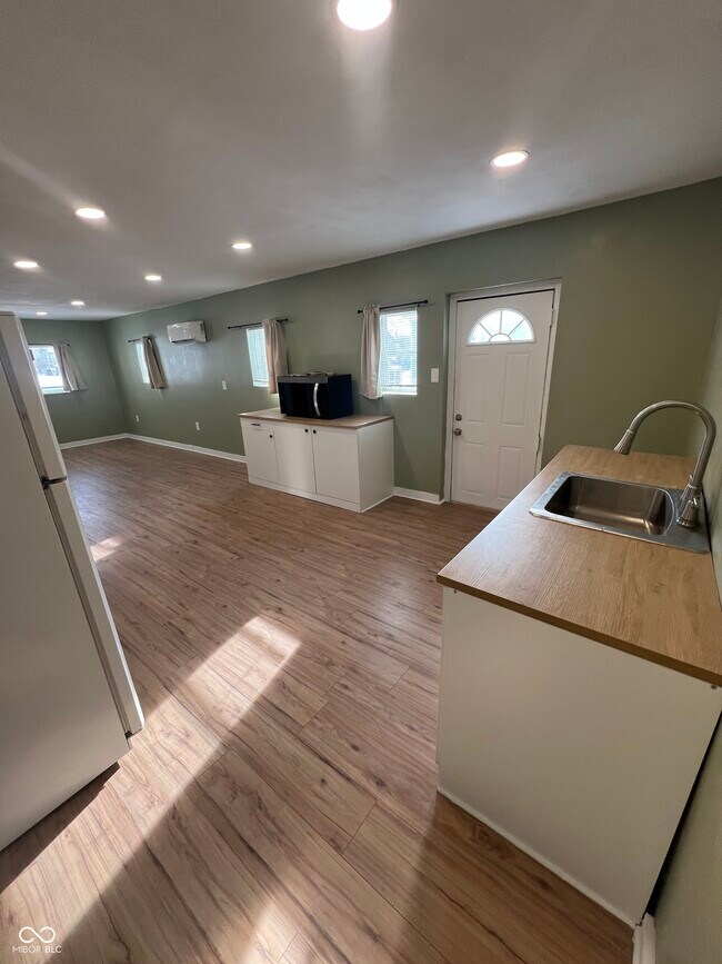 Foto del edificio - 2530 N Temple Ave