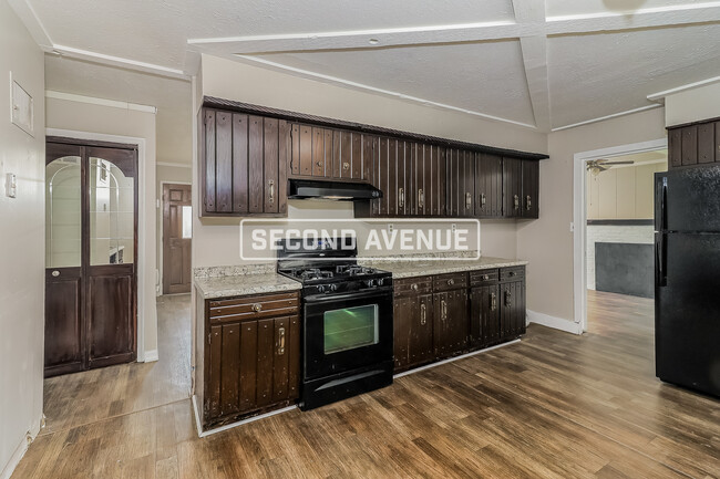Building Photo - 3274 Ainsworth DR