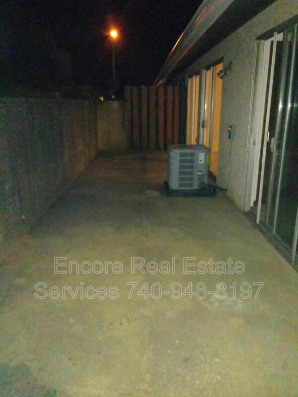 Foto del edificio - 865 Beech Ct