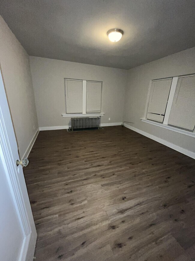Foto del edificio - 5328 Maywood Ave