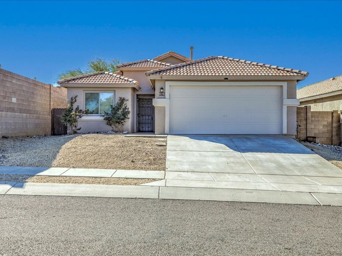 Primary Photo - 3 Bedroom 2 Bathroom with Den!