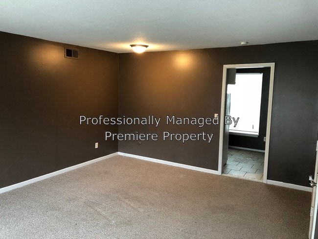 Building Photo - 8612 Countryshire Ln