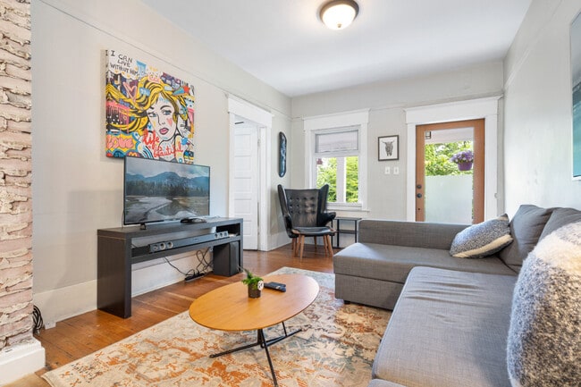 Building Photo - 1832 W 2nd Ave