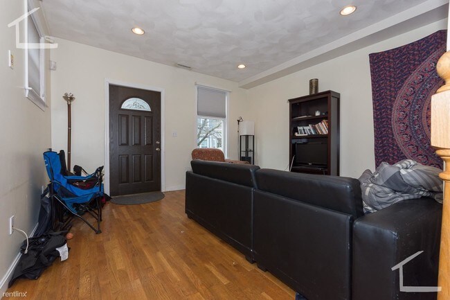 Foto del edificio - 4 br, 2.5 bath Townhome - 20 Wadsworth St