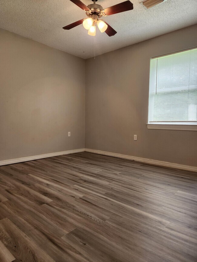 Building Photo - 8104 Exchange St