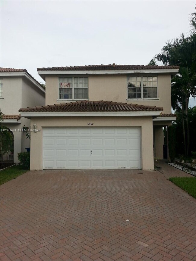 Foto del edificio - 5450 NW 94th Terrace