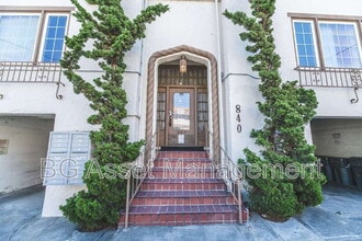 Building Photo - 840 York St