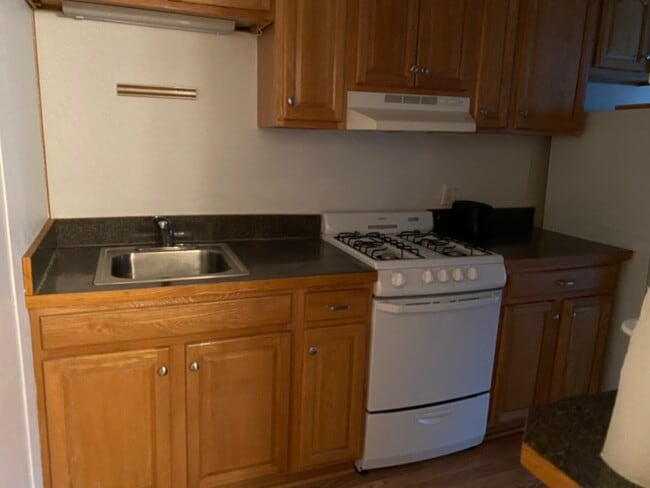 Building Photo - 215 Chelmsford St