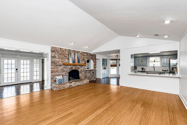 Photo - Resort-Style 4 Bedroom Home with Pool & Outdoor Pavilion in Pine Park
