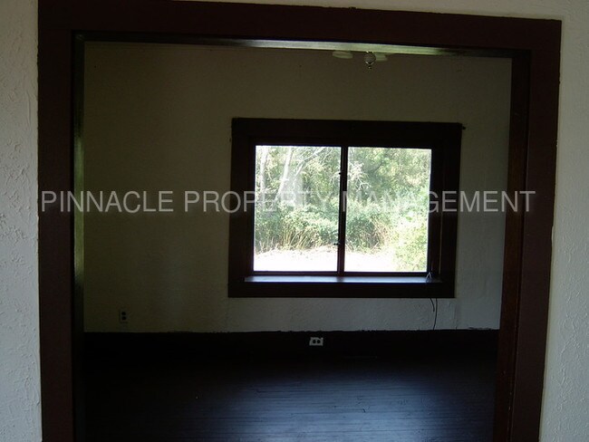 Foto del edificio - 652 Monroe St
