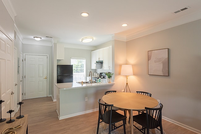 Comedor y cocina abiertos - Troy Farms