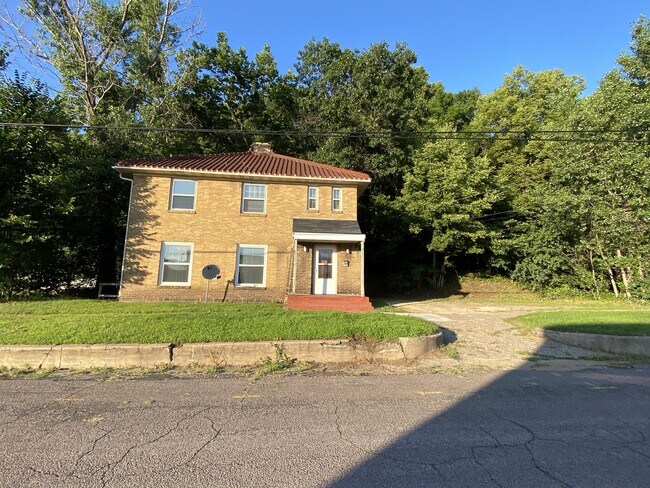 Building Photo - 711 S Dewey St