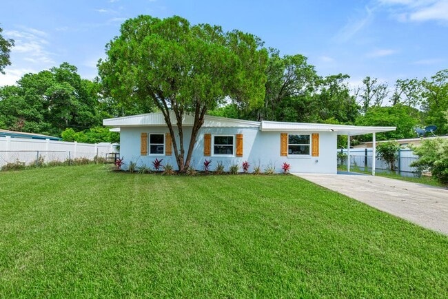 Building Photo - 3445 Eve Dr E