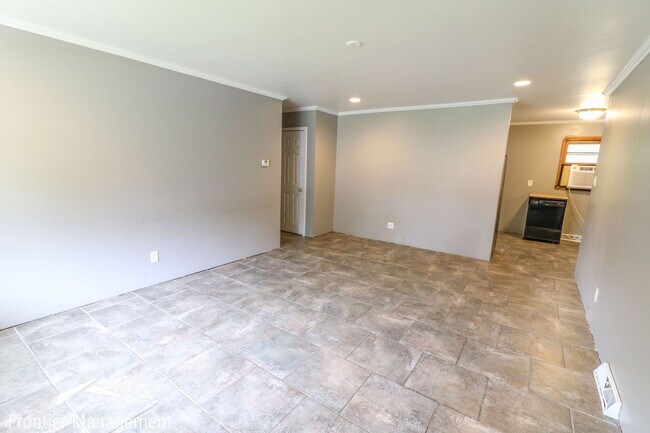 Foto del edificio - Affordable 4 Bedroom Home in West Manhattan!