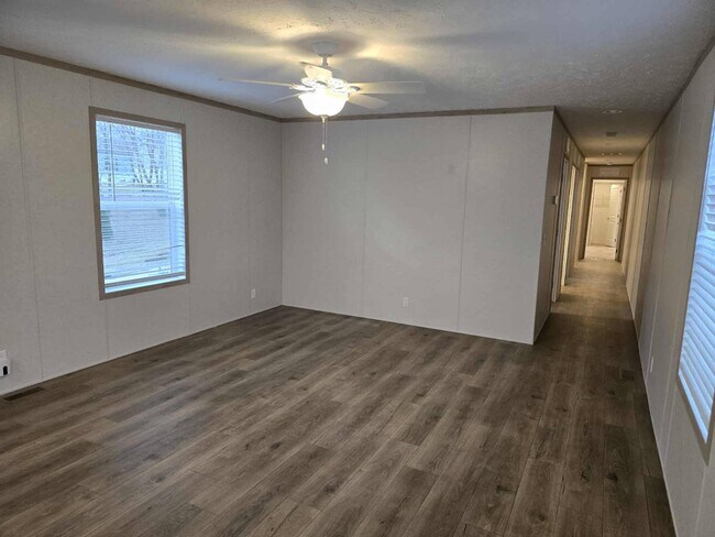 Foto del edificio - 415 NW Poplar Ave