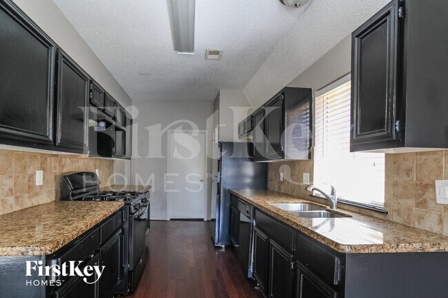 Foto del edificio - 13907 Beckwith Dr
