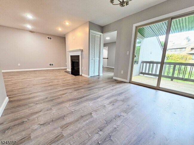 Building Photo - 58 Hart Dr