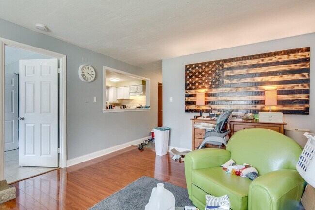 Foto del edificio - 9410 Lawrence Ct