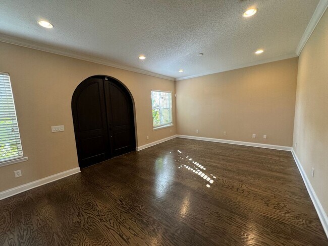 Building Photo - Stunning 3 Bedroom and 2.5 Bathroom in Winter Park! Washer and Dryer INCLUDED! Great Location!