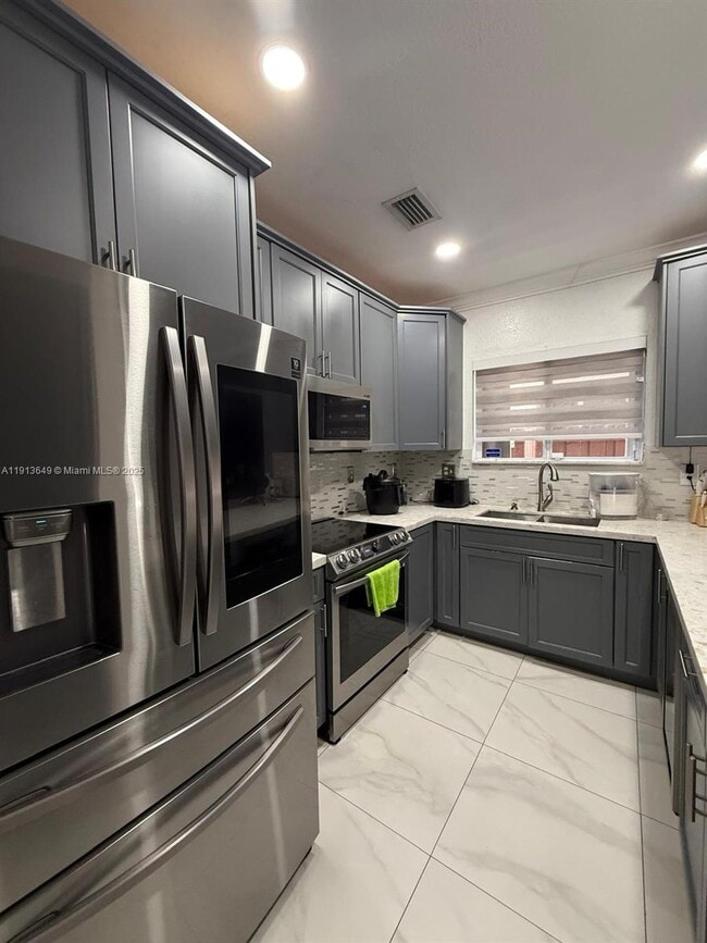 Foto del edificio - 239 SE 31st Terrace