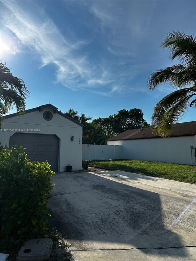 Foto principal - 2450 SW 85th Ave