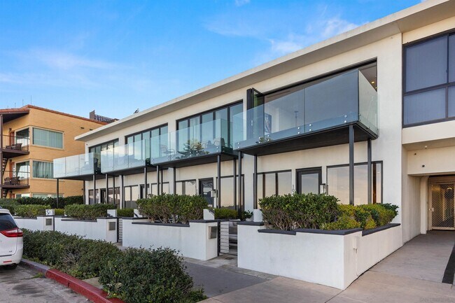 Foto del edificio - 939 Coast Blvd
