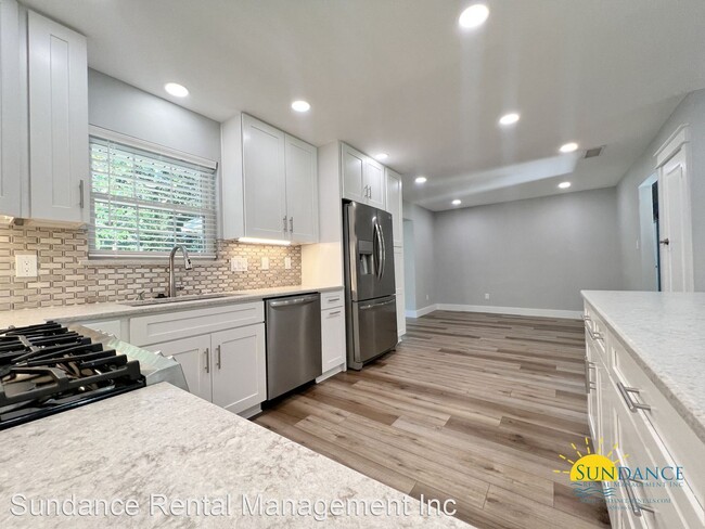 Building Photo - 3 br, 2 bath House - 130 Walton Drive NE
