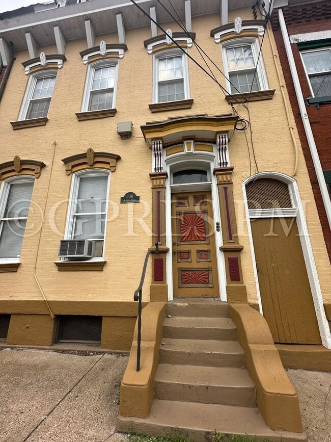 Building Photo - 100 S 13th St