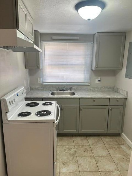 Building Photo - 240 Highland Ave NW