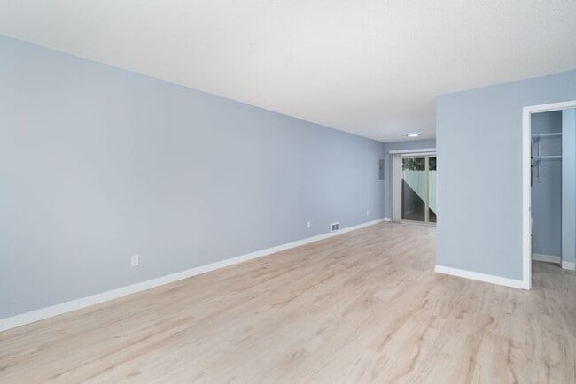 Foto del edificio - Recently remodeled 2 bedroom 1 bath unit! ...