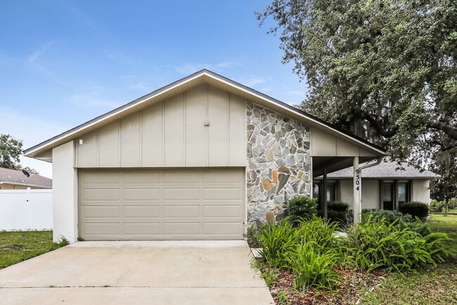 Building Photo - 9504 Lake Douglas Pl