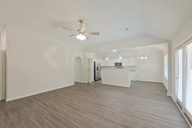 Foto del edificio - 804 Dunvegan Dr