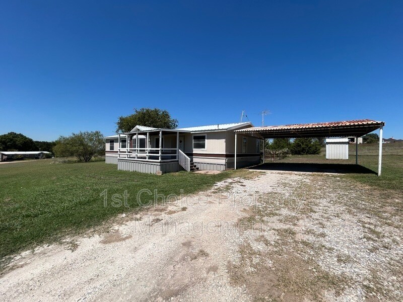 Primary Photo - 208 Private Rd 4652