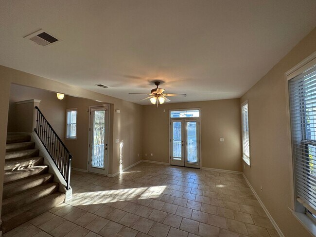 Foto del edificio - Spacious River Point Home Move In Ready! U...