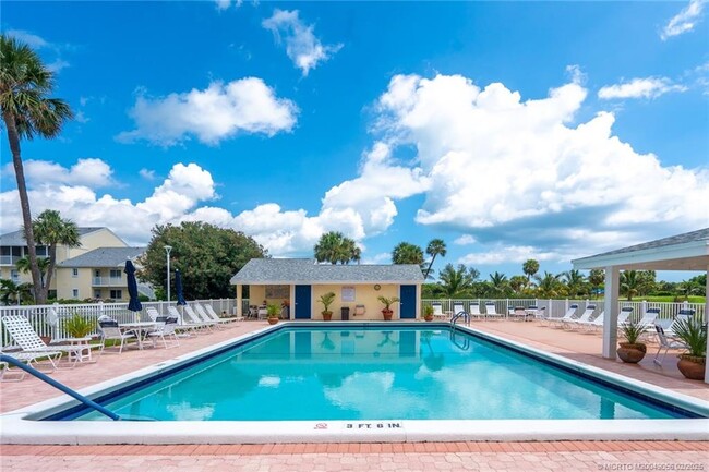 Foto del edificio - 5553 NE Gulfstream Way