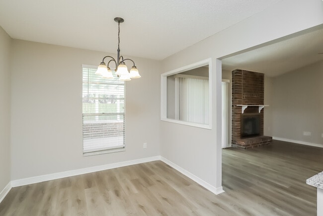 Foto del edificio - 2386 Dundee Ct E